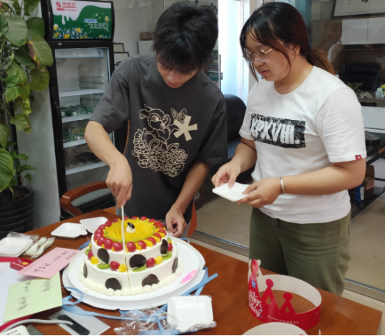 邦士度員工生日會(huì)
