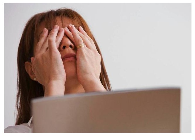 經(jīng)常借戴他人眼鏡有風(fēng)險(xiǎn).jpg