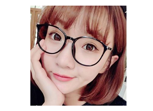 大框眼鏡.png
